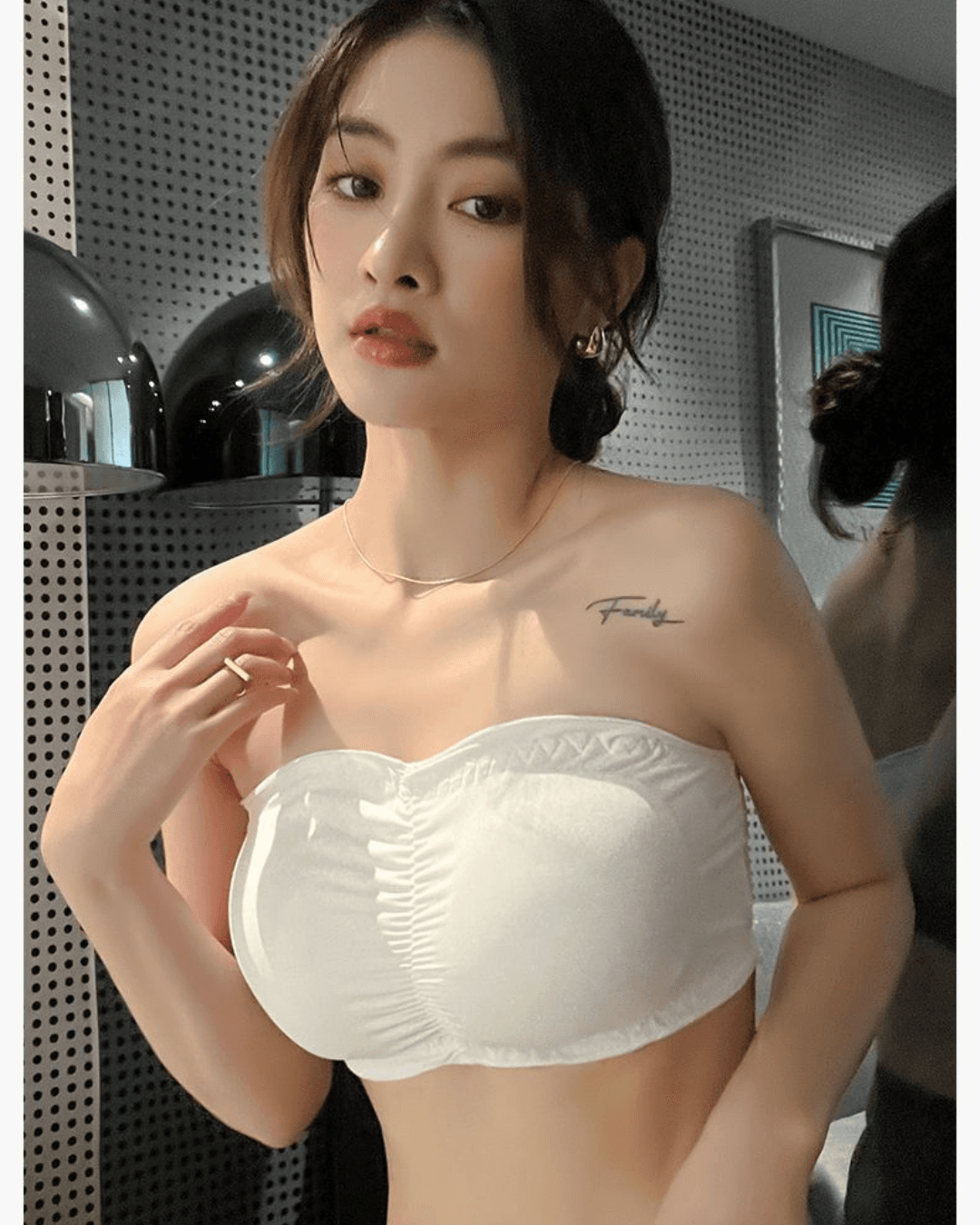 Ice Silk Strapless Seamless Bandeau Bra for Women