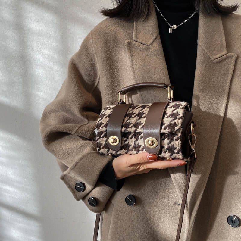 Elegant Boston Crossbody Handbag for Women – Versatile Everyday Shoulder Bag