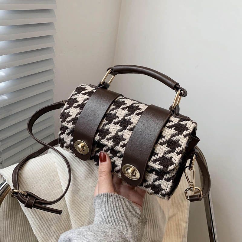 Elegant Boston Crossbody Handbag for Women – Versatile Everyday Shoulder Bag