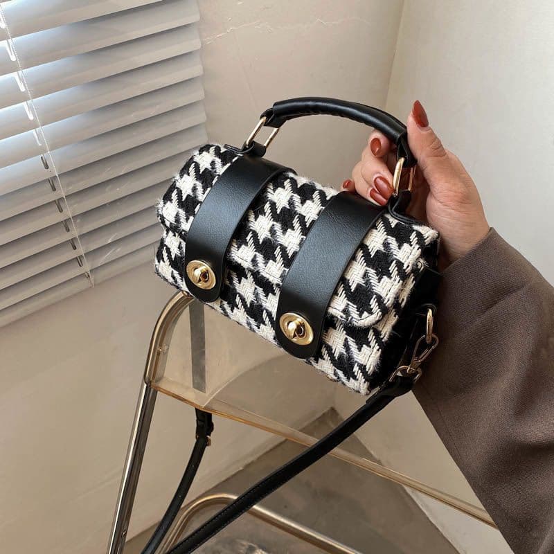 Elegant Boston Crossbody Handbag for Women – Versatile Everyday Shoulder Bag