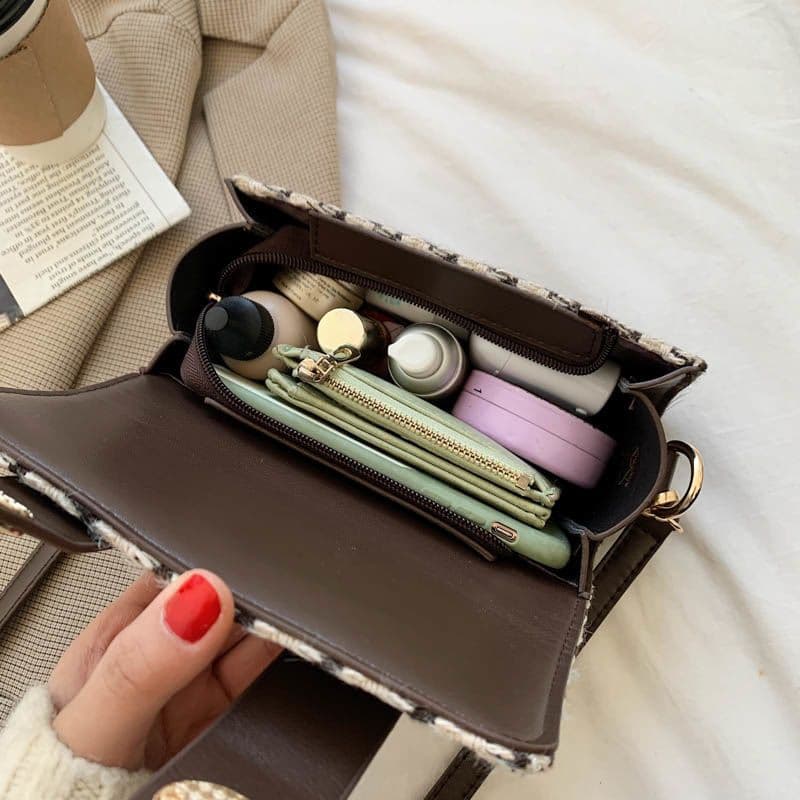 Elegant Boston Crossbody Handbag for Women – Versatile Everyday Shoulder Bag