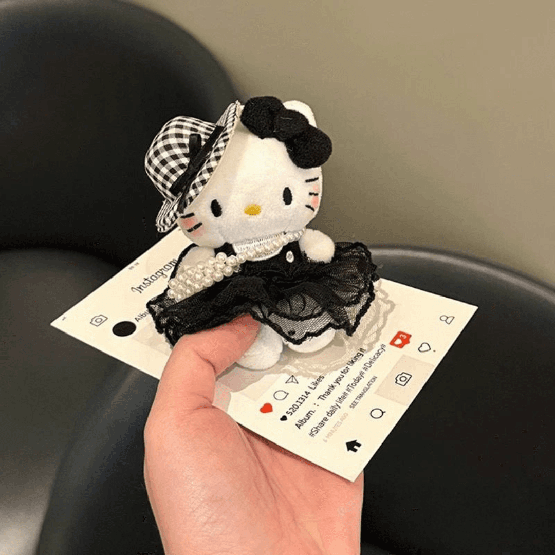Hepburn-Inspired Kitty Cat Plush Keychain – Cute Travel Hat Bag Charm and Stuffed Doll Pendant