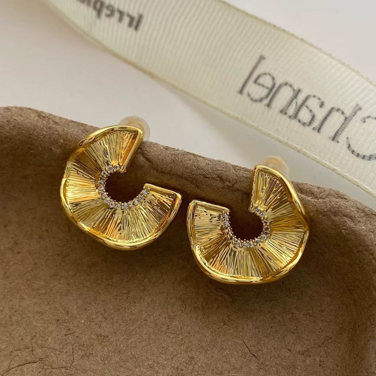 Gold Irregular Texture Stud Earrings – Leopard Pattern Design