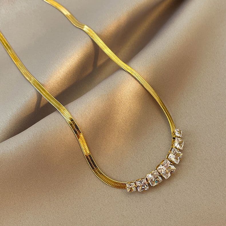Minimal Luxury Titanium Steel Collarbone Necklace Elegant Design