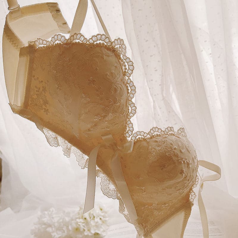 Sweet cream Japanese embroidered lace push-up no wire bra