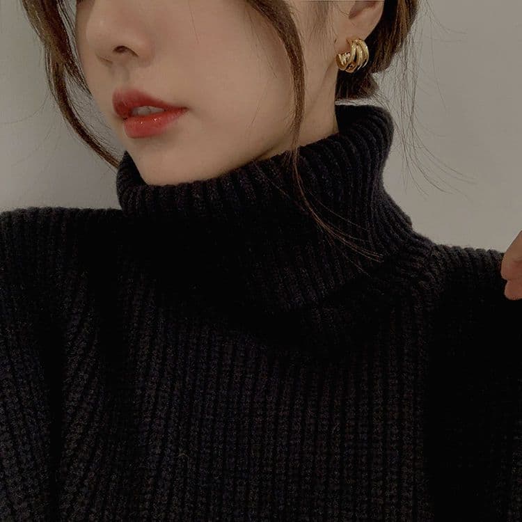 Minimalist Clip-On Hoop Earrings – No Piercing, Pain-Free Silver Hoops