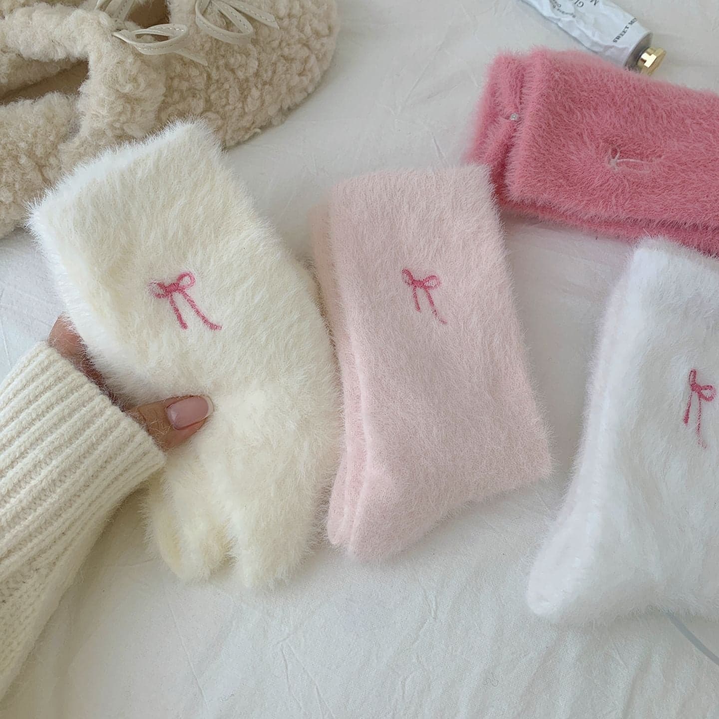 Women’s Plush Bow Mid-Calf Warm Fleece Socks
