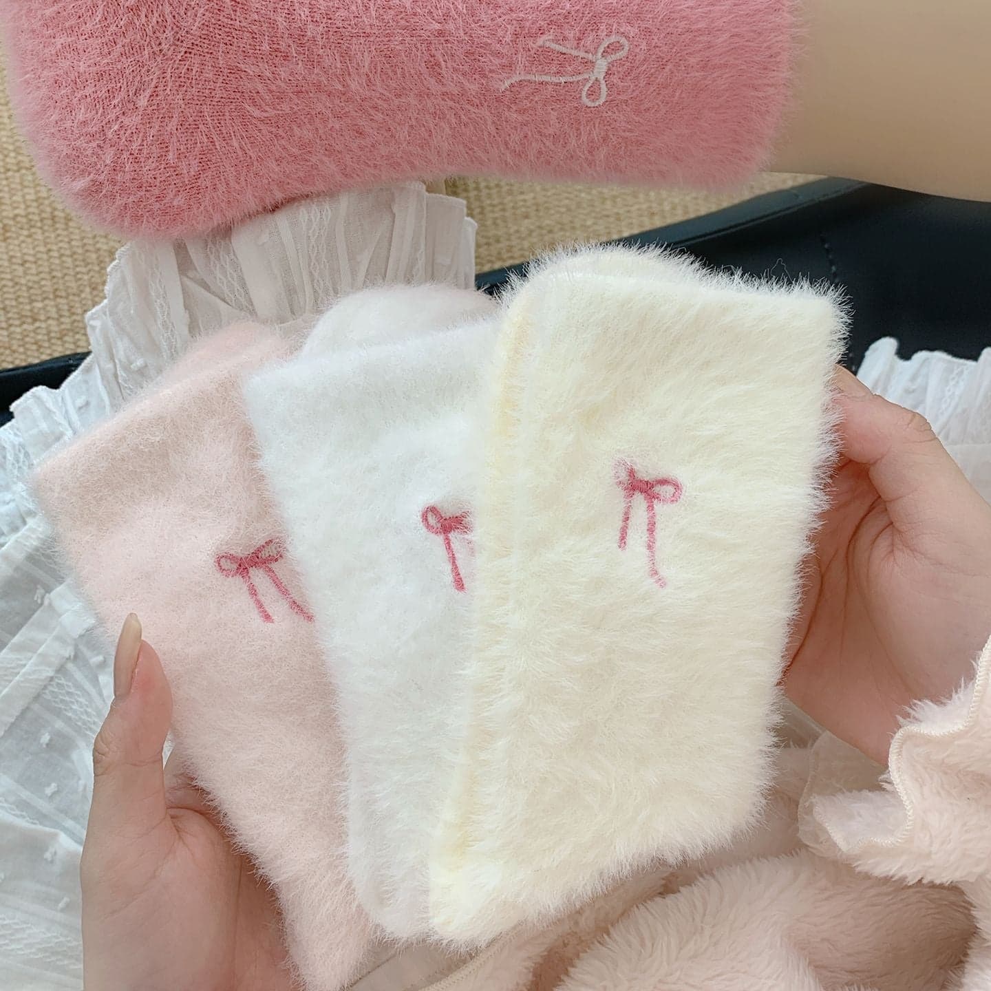 Women’s Plush Bow Mid-Calf Warm Fleece Socks