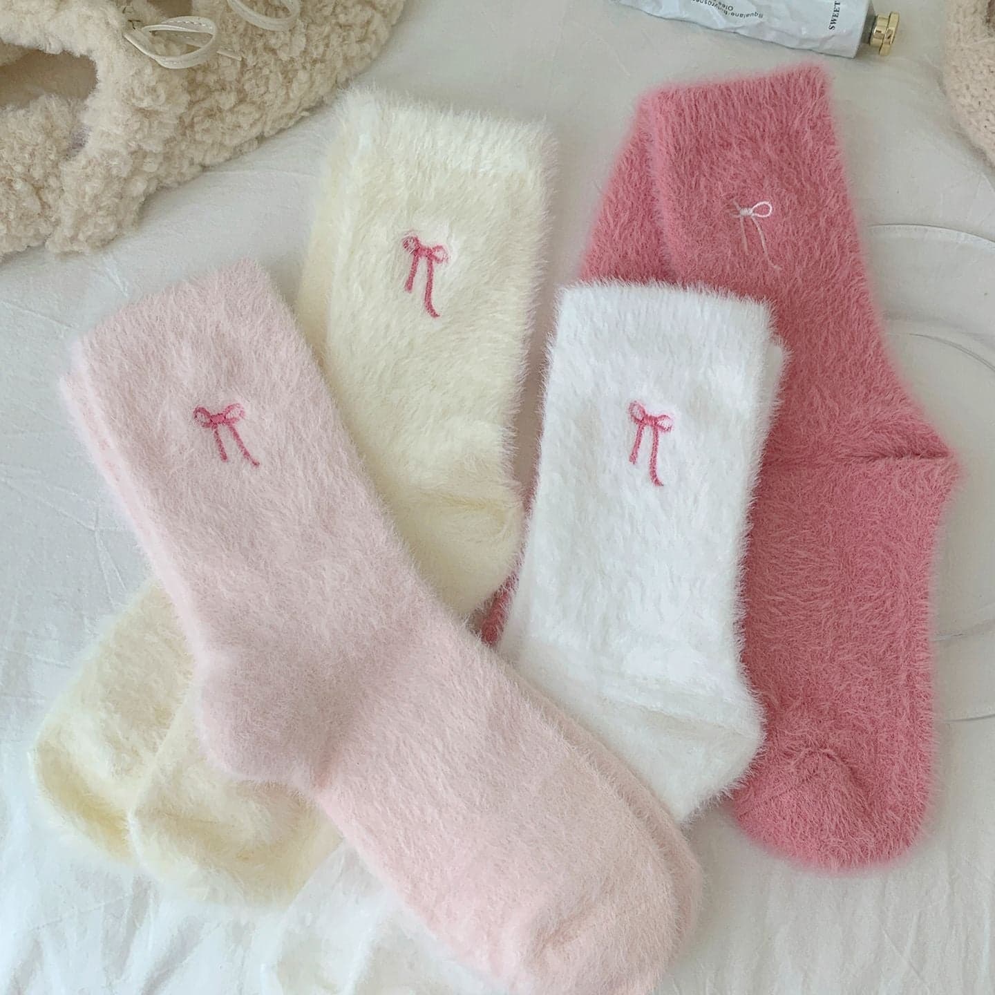 Women’s Plush Bow Mid-Calf Warm Fleece Socks