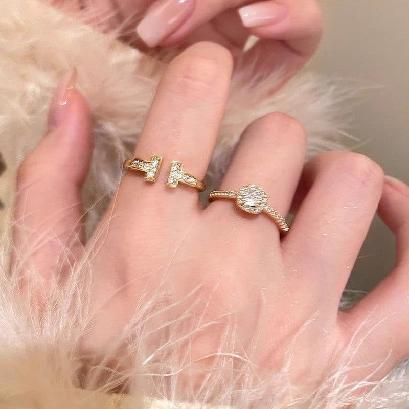 Round Pig Nose Open Ring for Women – Fashionable Statement Finger Ring