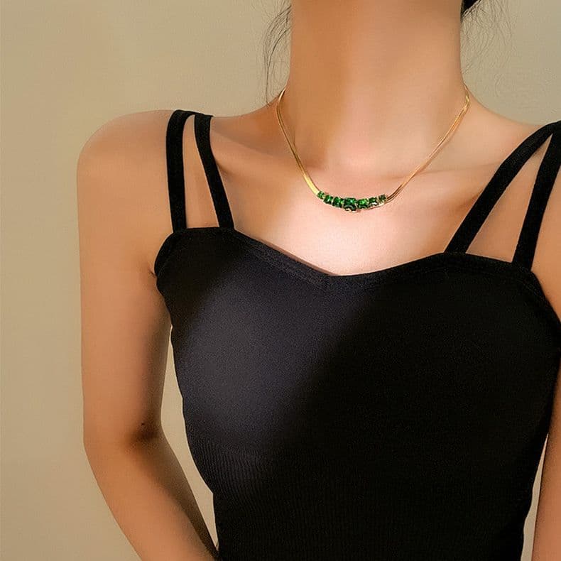 Minimal Luxury Titanium Steel Collarbone Necklace Elegant Design