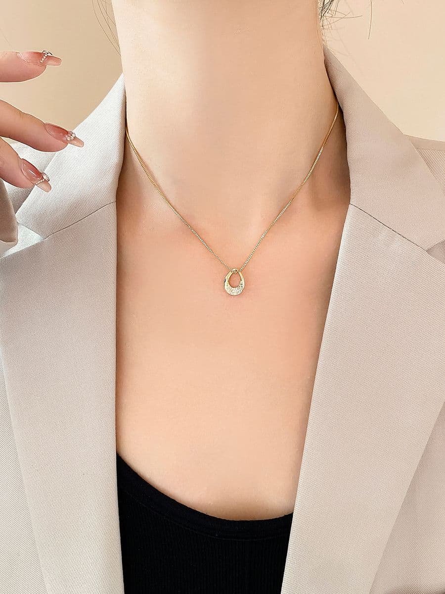 Minimal Geometric Collarbone Necklace for Women, Light Luxury Design Chain