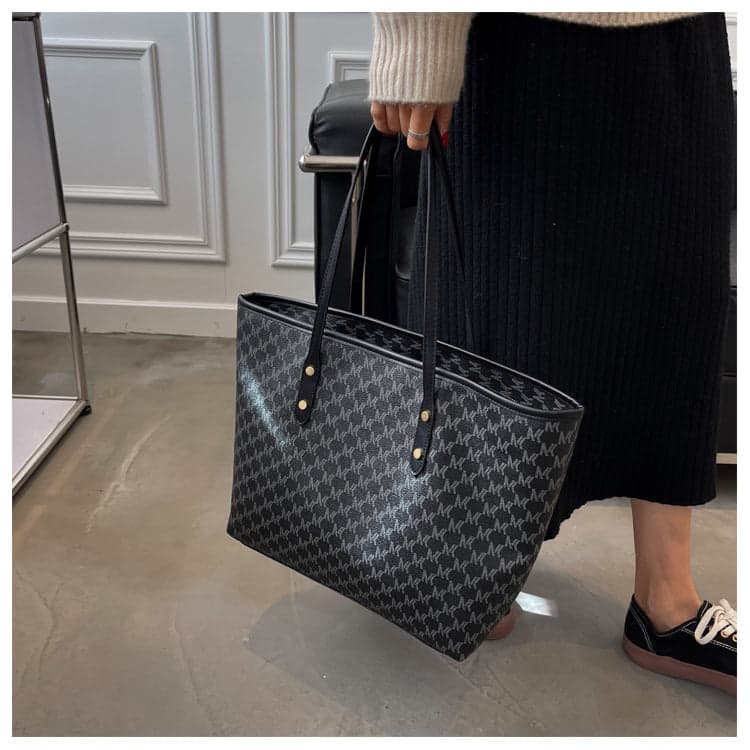 Luxury Large Tote Bag for Women – Lightweight Designer Shoulder Handbag