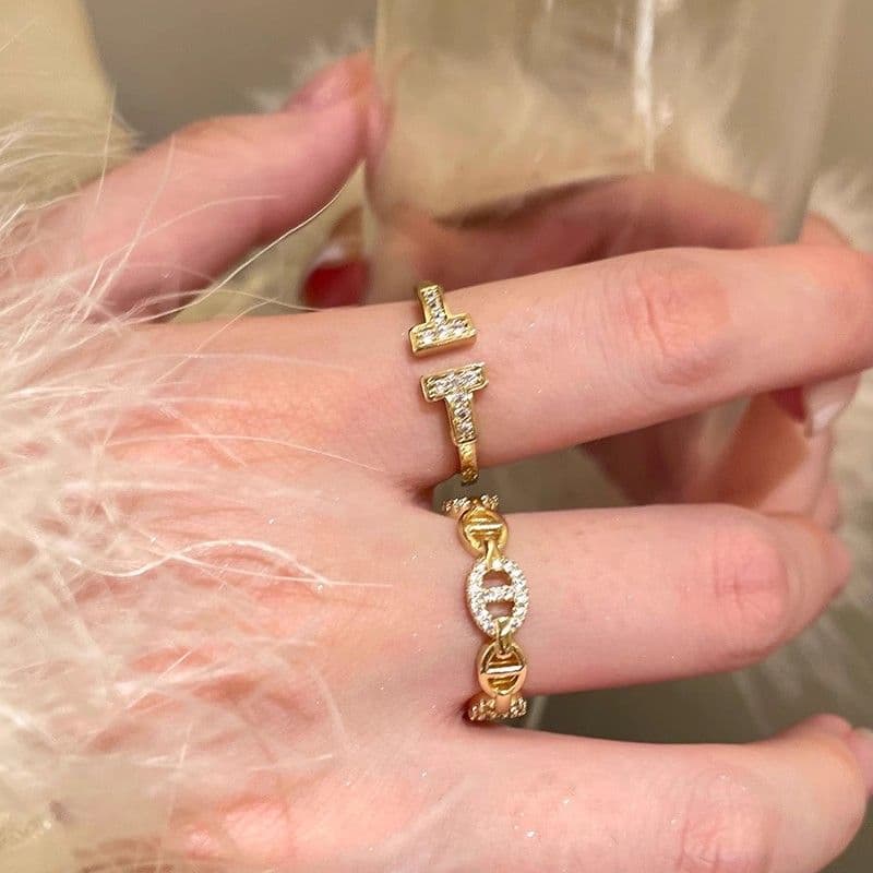 Round Pig Nose Open Ring for Women – Fashionable Statement Finger Ring