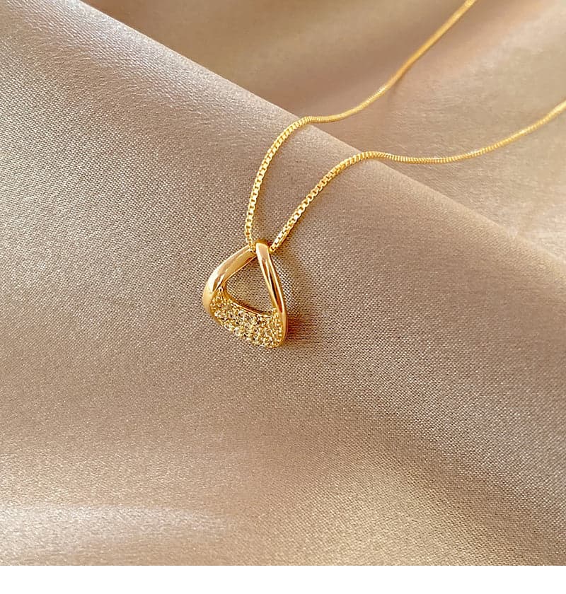 Minimal Geometric Collarbone Necklace for Women, Light Luxury Design Chain