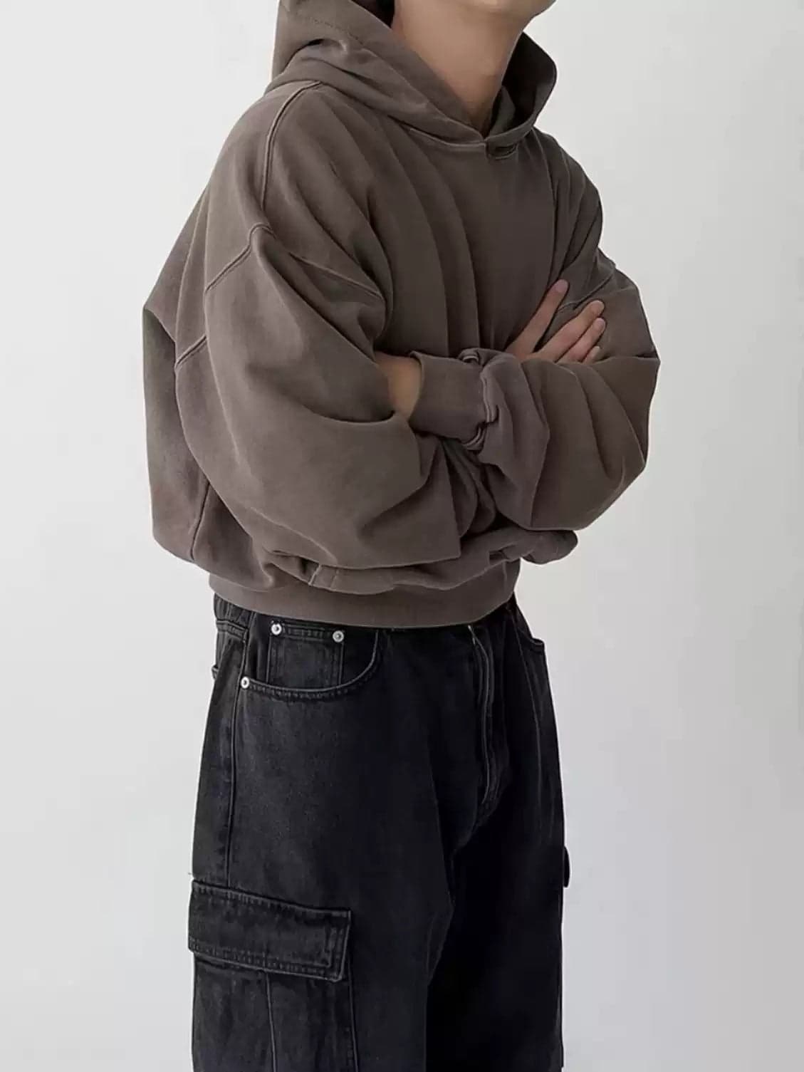 Unisex Heavyweight Boxy Hoodie – Short Fit Solid Color Streetwear Pullover